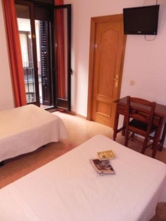 Hostal Ivor Madrid Ngoại thất bức ảnh