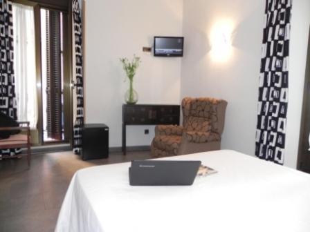 Hostal Ivor Madrid Ngoại thất bức ảnh