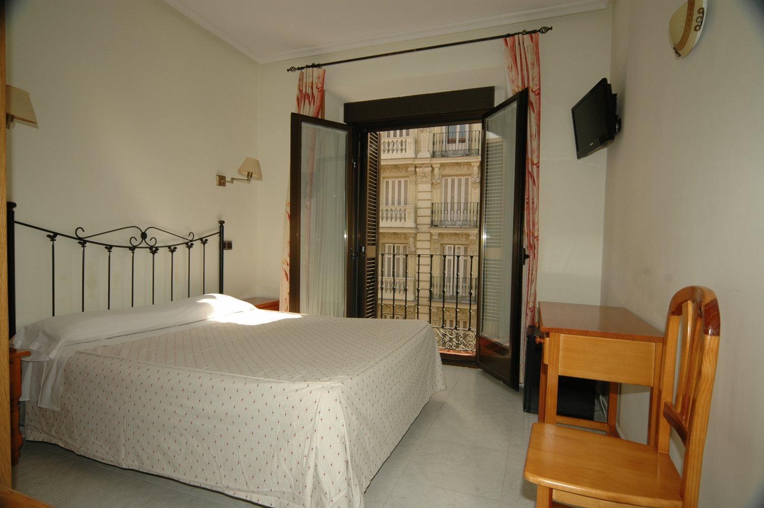 Hostal Ivor Madrid Ngoại thất bức ảnh