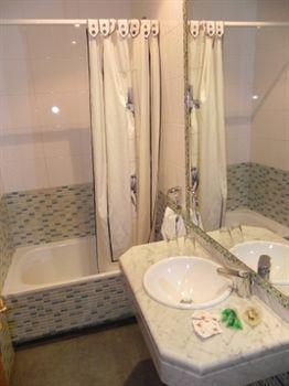 Hostal Ivor Madrid Ngoại thất bức ảnh