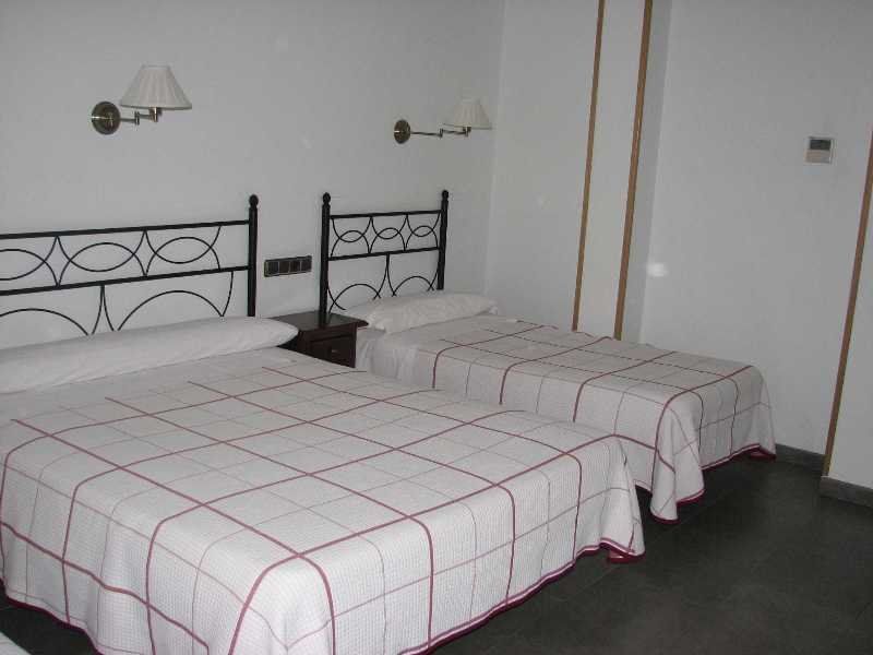 Hostal Ivor Madrid Ngoại thất bức ảnh